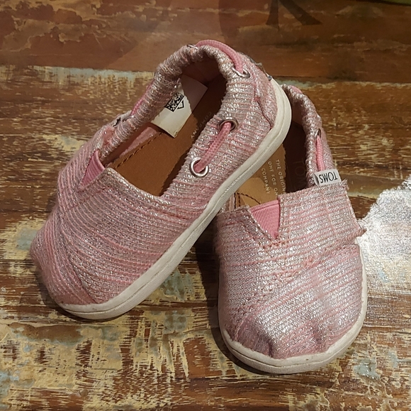 Baby TOMS Size 4T - Picture 2 of 6